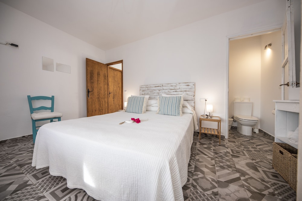 Double Room, Ensuite (Na Blanca) photo 2