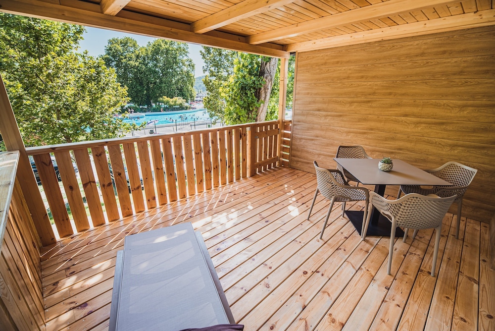 Mobile Home (Tree House) photo 1