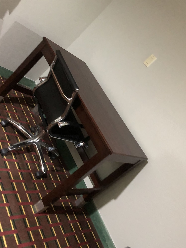 Standard Room, 1 King Bed, Non Smoking - Photo 4