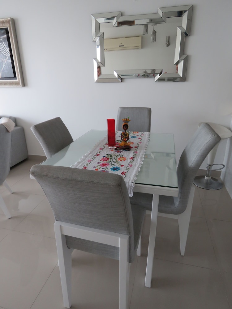 Deluxe Apartment, 2 Bedrooms, Beach View, Beachfront photo 2