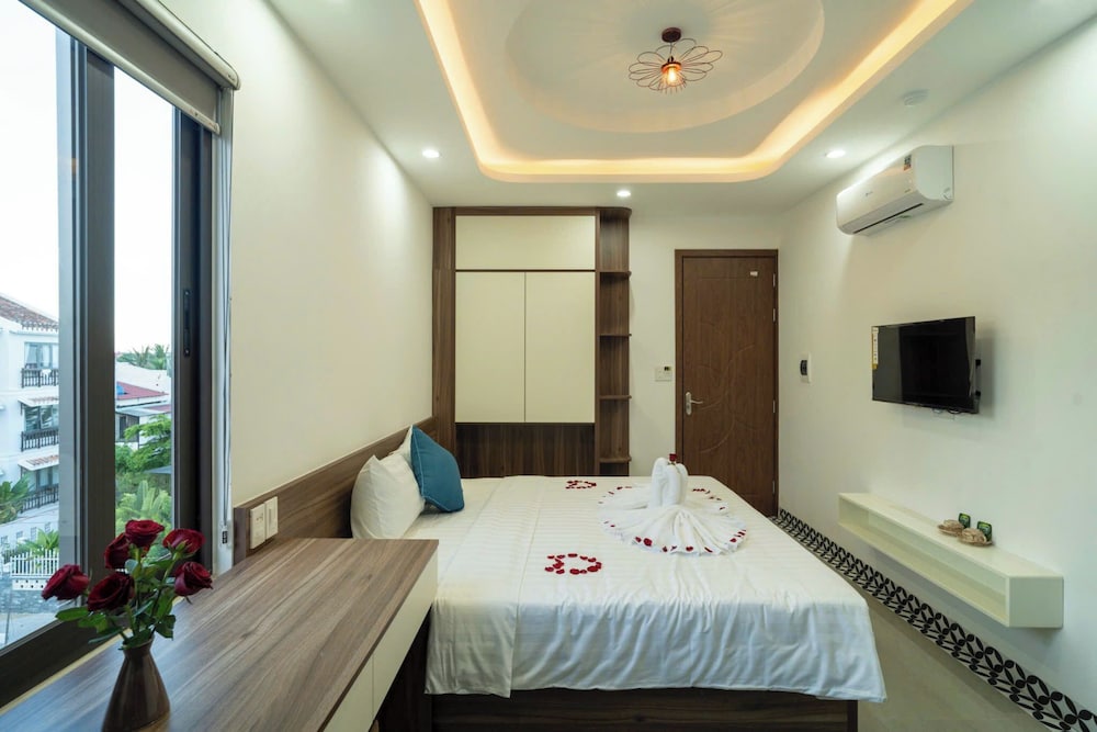 Deluxe Double Room, 1 King Bed, City View