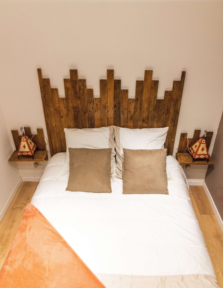 Romantic Suite, Hot Tub (Marrakech)