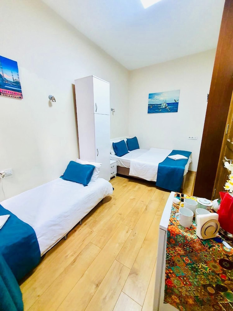 Comfort Triple Room, City View photo 2