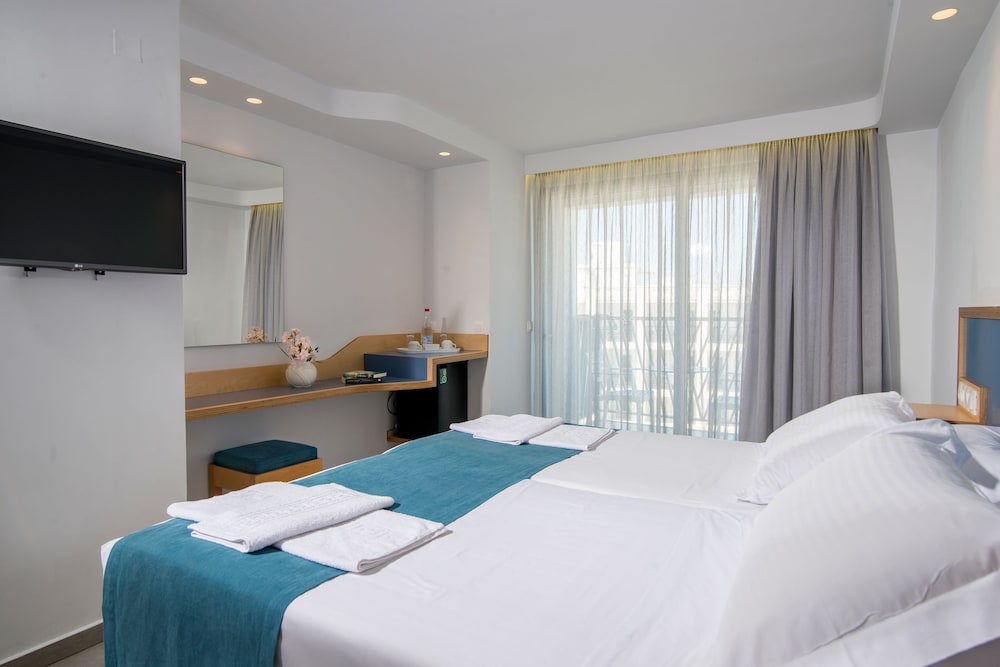 Double Room, Pool View