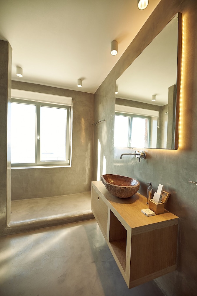 Caldera Residence - Photo 4