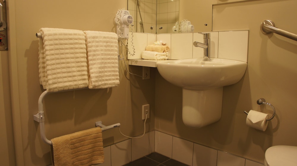 Double or Twin Studio, Jetted Tub - Photo 3