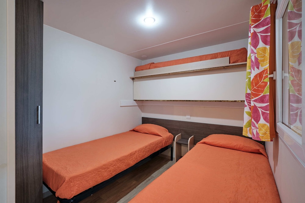 Mobile Home, 2 Bedrooms, Terrace photo 2