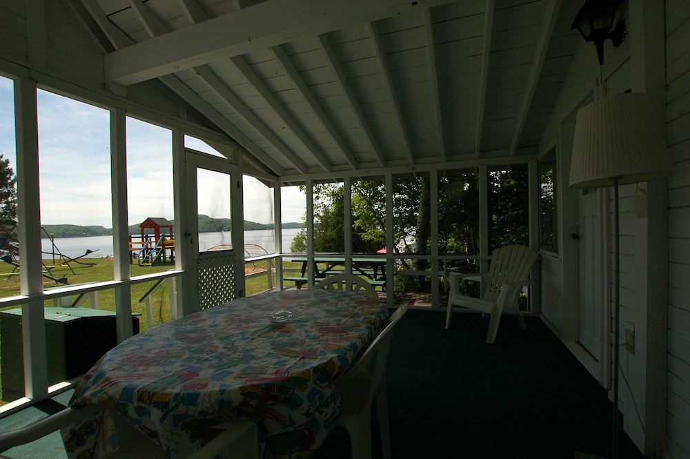Cottage, 3 Bedrooms, 2 Bathrooms photo 3