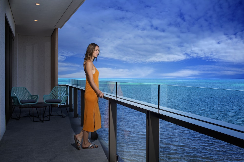 Deluxe Room, 1 King Bed, Ocean View