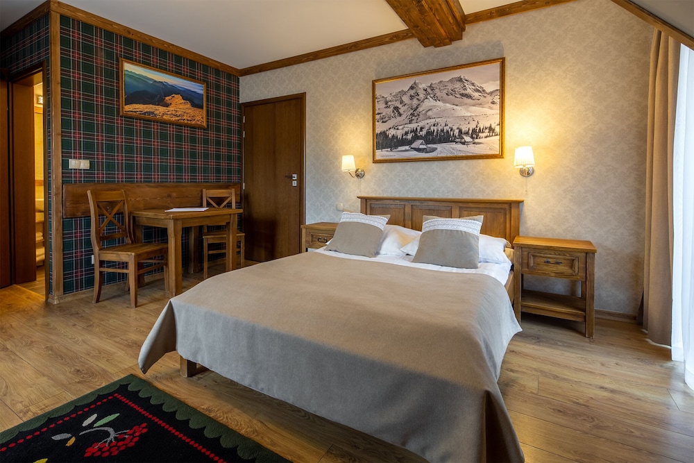 Deluxe Double or Twin Room photo 2