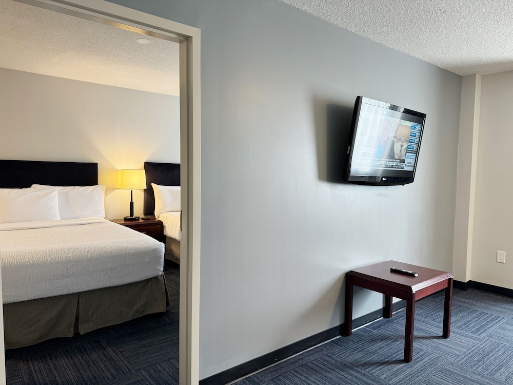 Plaza Suite, Non Smoking - Photo 2