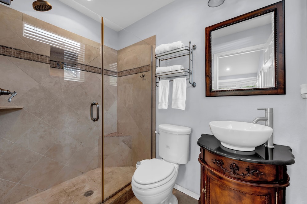 House, 2 Queen Beds, Patio (River Oaks Place) photo 2