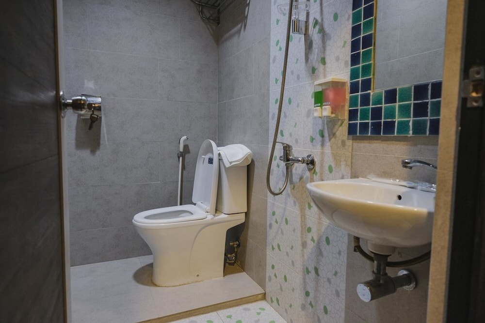 Double Room (RedDoorz) photo 3