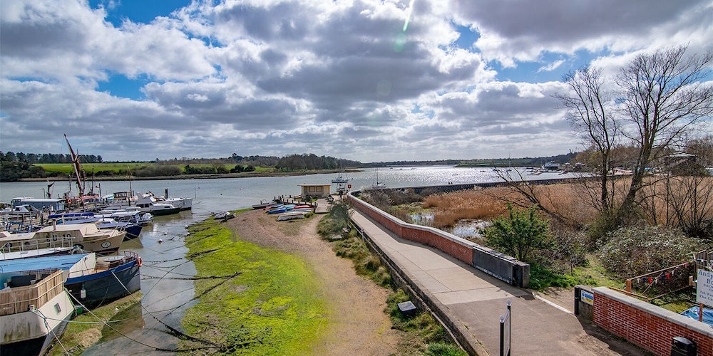Double Room, Ensuite, River View photo 2