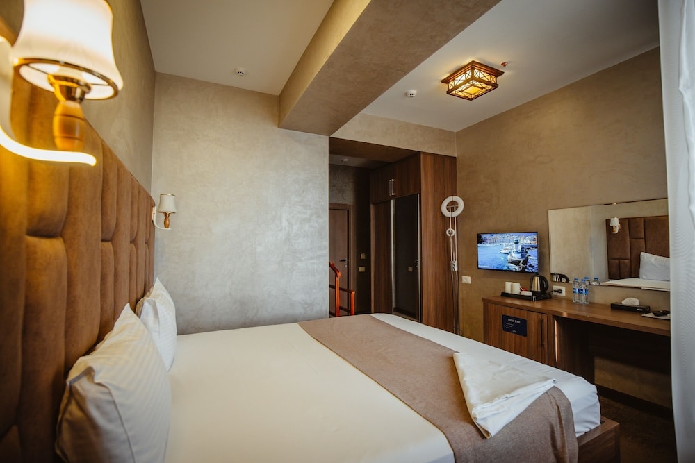 Standard Double Room - Photo 3