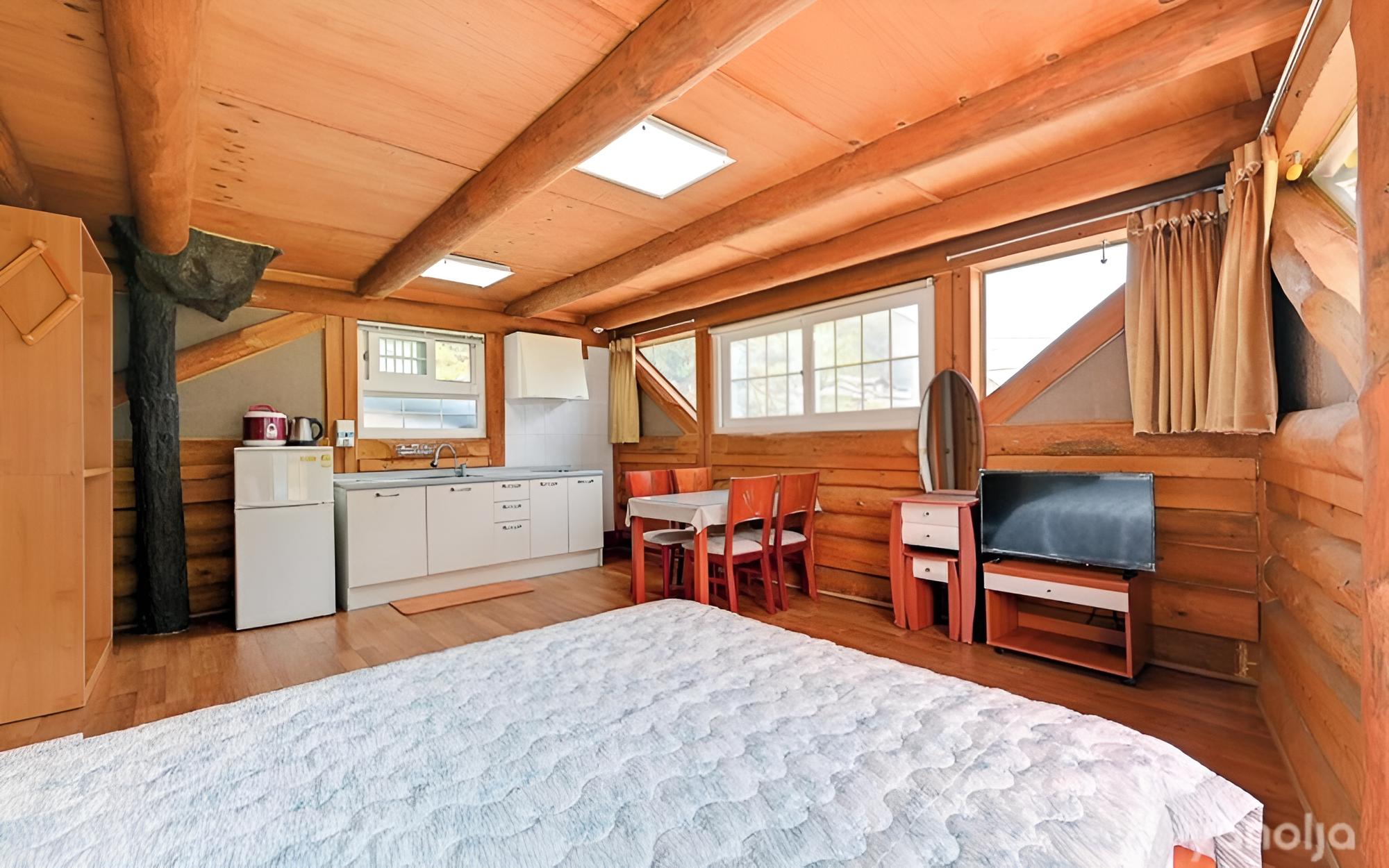 Room (Yew Tree)