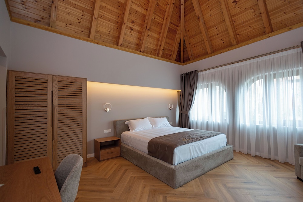 Deluxe Studio Suite