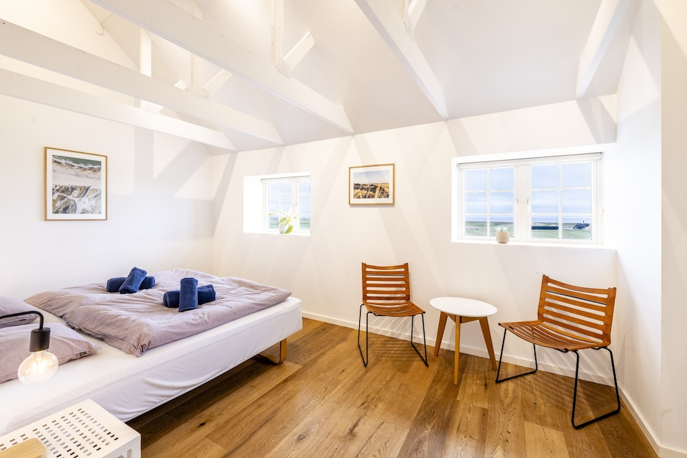 Quadruple Room, Non Smoking, Lake View photo 1