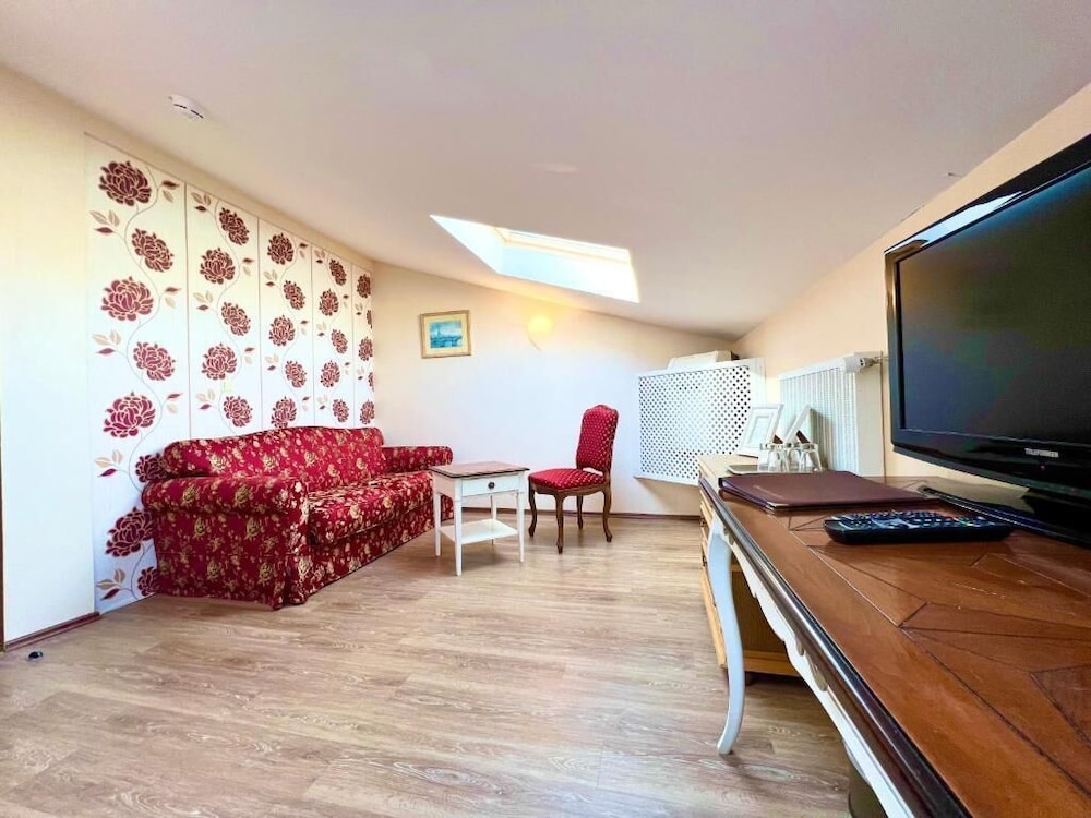 Economy Suite, 1 Bedroom photo 3