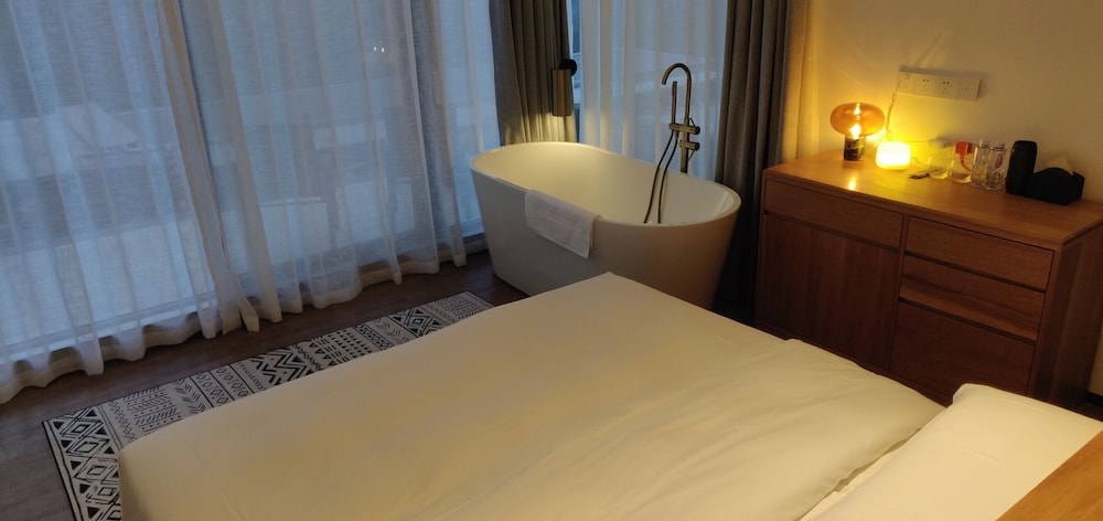Premier King Room with View photo 3