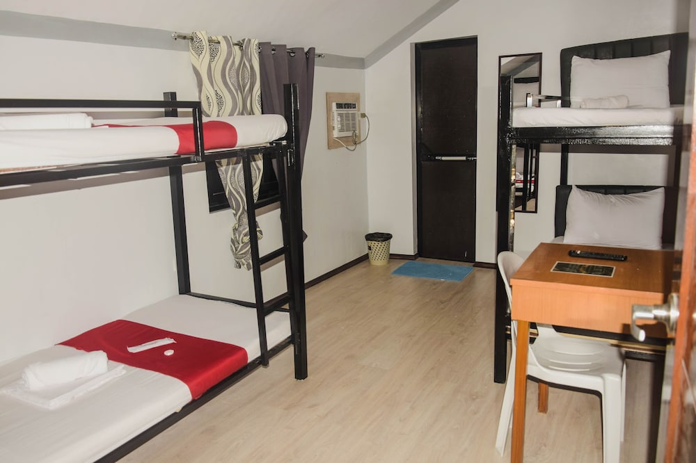 Deluxe Quadruple Room - Photo 12