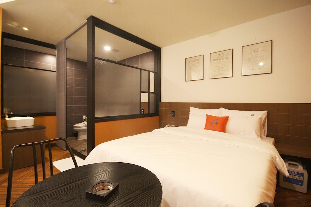 Deluxe Double Room, Non Smoking - Photo 18