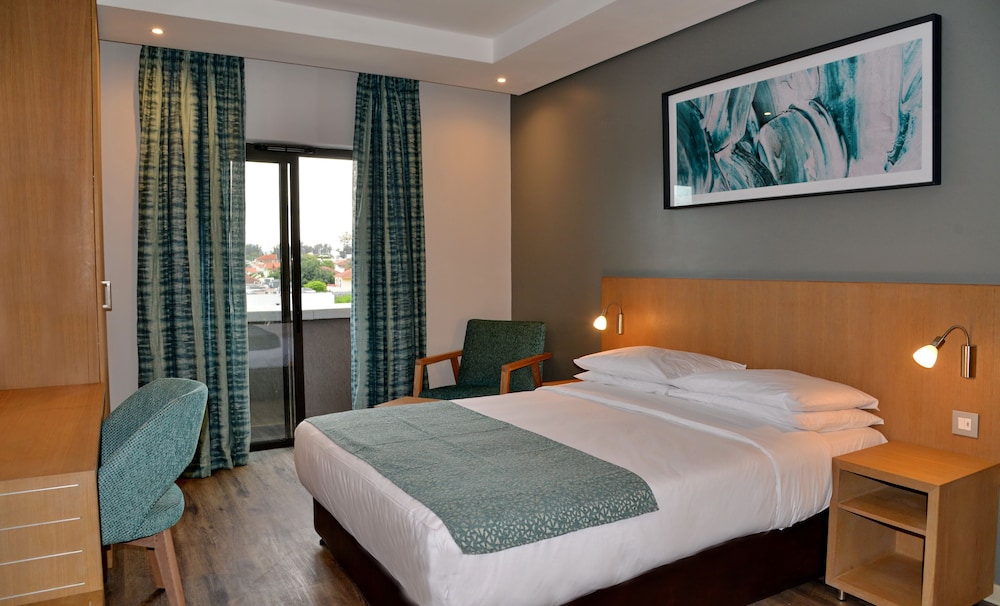 Double Room, Non Smoking - Photo 5