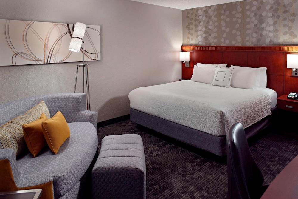 Superior Room, 1 King Bed with Sofa bed - Photo 5