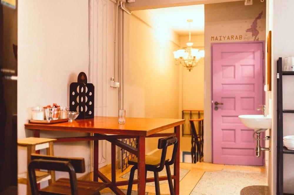 Private Room with Shared Bathroom for 4-pax photo 3