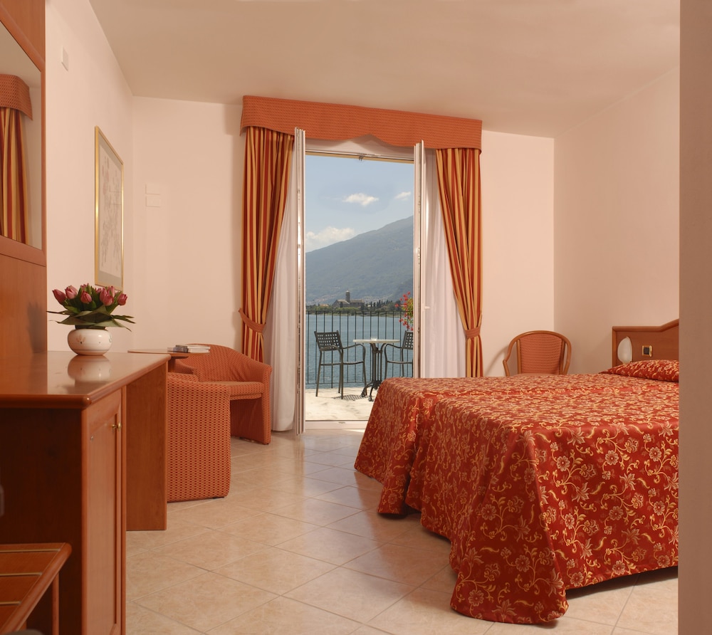 Superior Double Room, Lake View photo 3