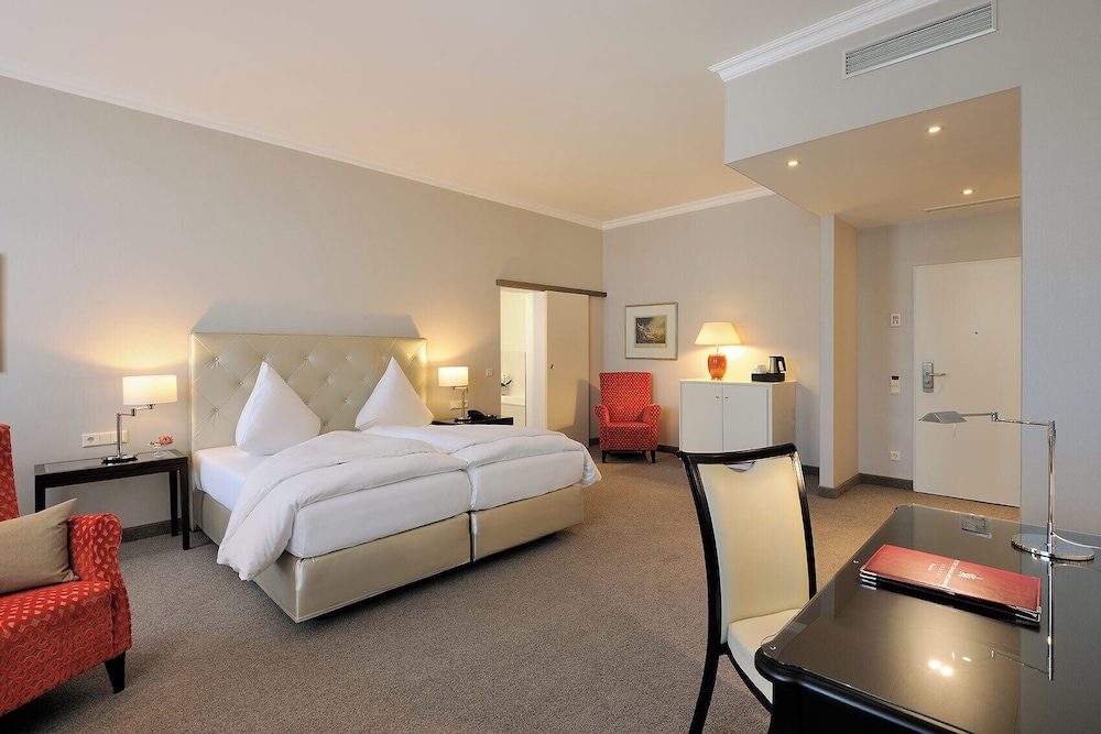 Executive Room, 1 King Bed photo