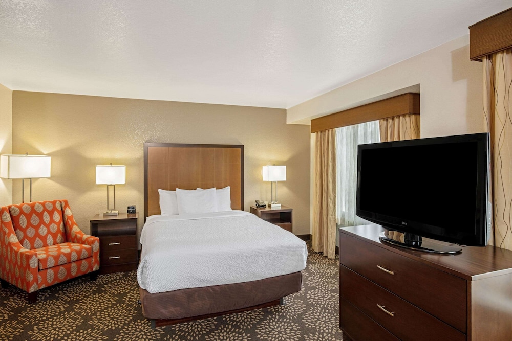 Room, 1 Queen Bed, Non Smoking - Photo 1