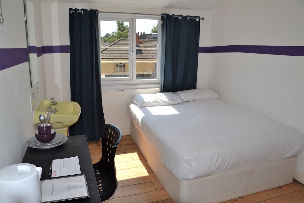 Standard Single Room, Shared Bathroom