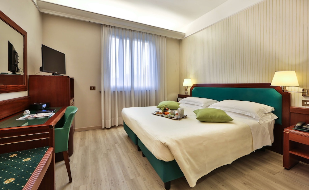 Standard Room, 1 Queen Bed, Smoking