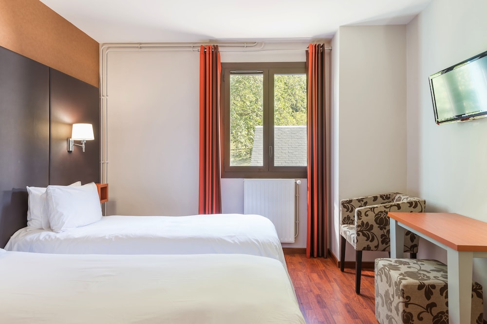 Standard Room, 2 Twin Beds photo 2