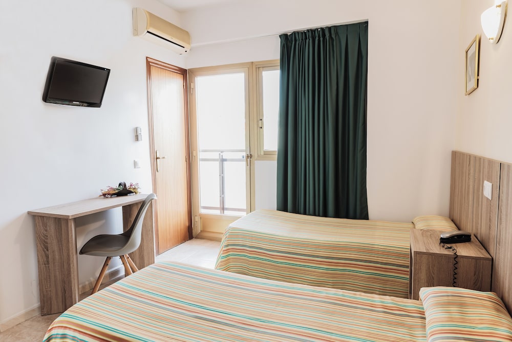 Superior Double or Twin Room, 1 Double or 2 Twin Beds photo 3