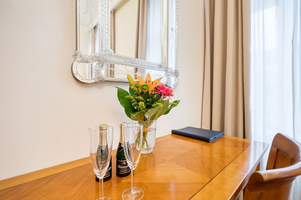 Executive Studio Suite - Photo 1