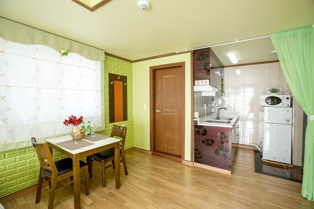 Room (Mellon) - Photo 10
