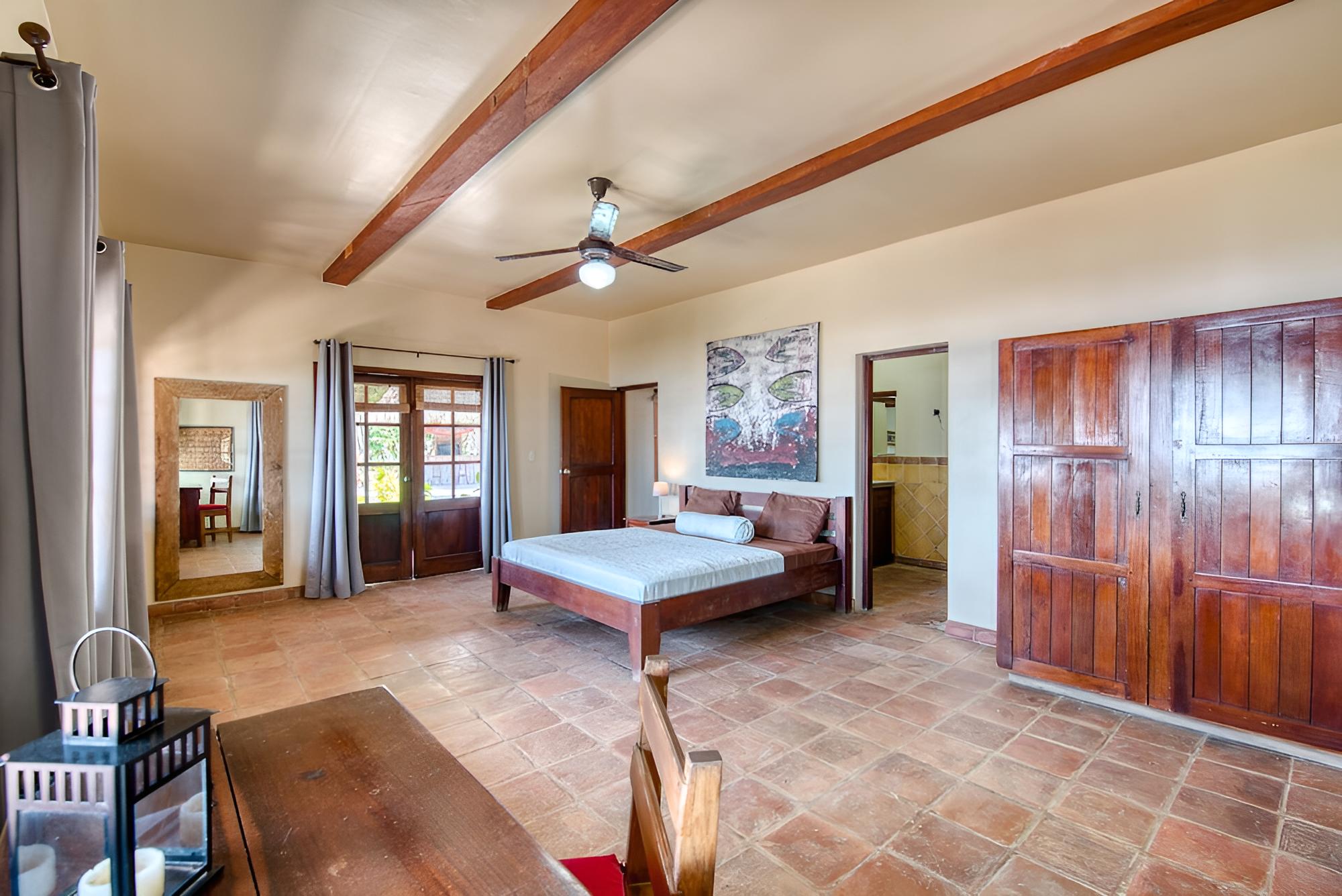 Panoramic Double Room, 1 King Bed, Private Bathroom, Ocean View photo 1