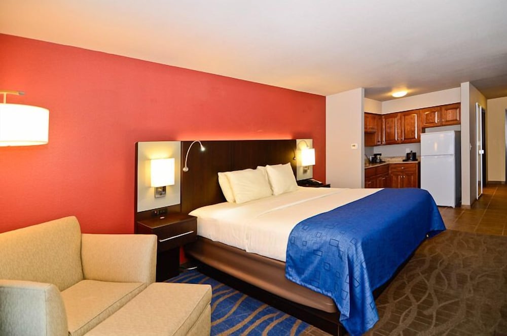 Studio, 1 King Bed, Kitchenette photo 1