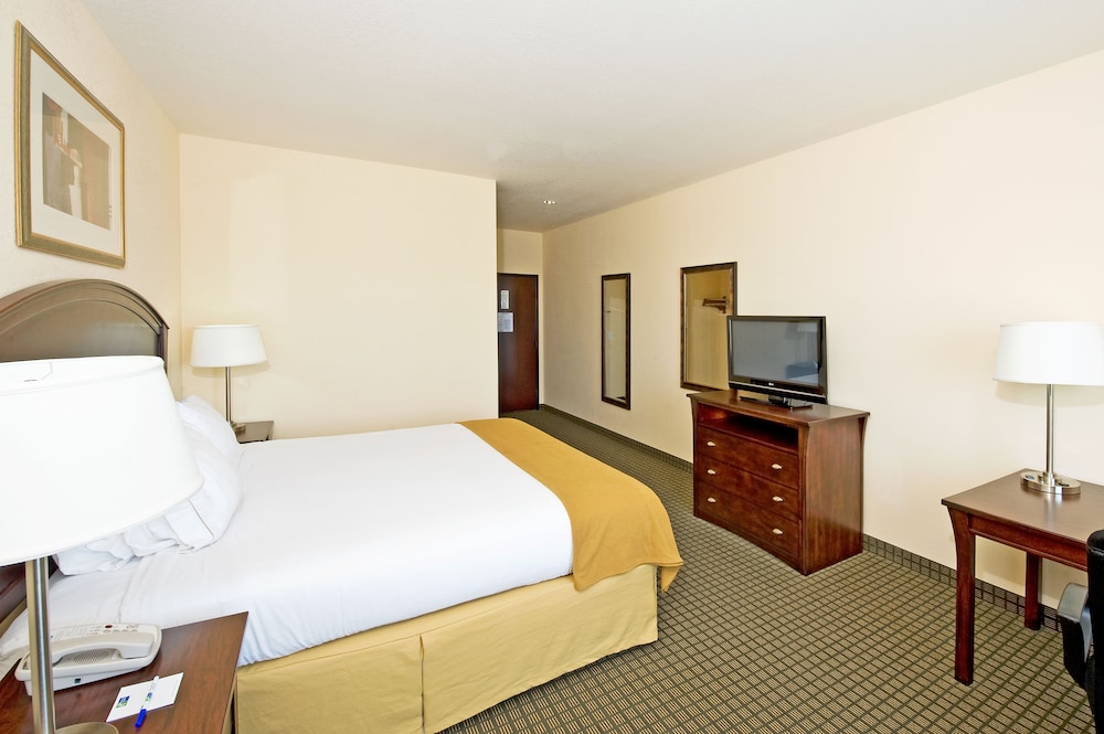 Standard Room, 1 King Bed - Photo 2