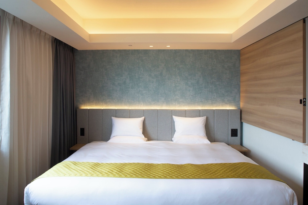 [Advance Card Payment Only] Deluxe King Room, Non Smoking (1 King Bed) - Photo 2