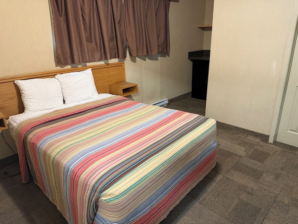 Basic Single Room, 1 Double Bed photo 1