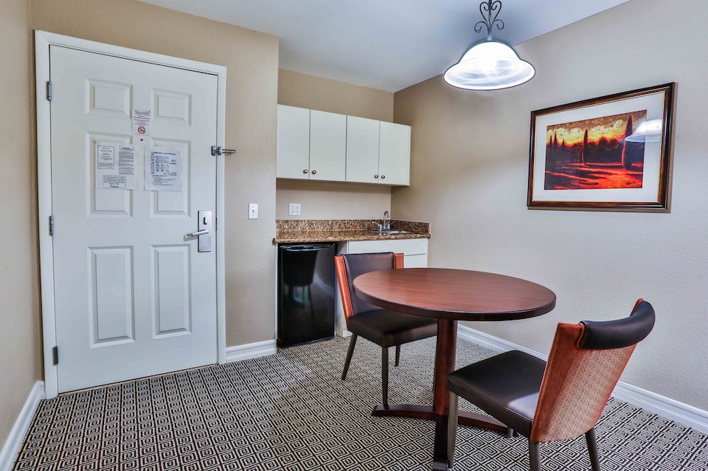 Executive Studio Suite