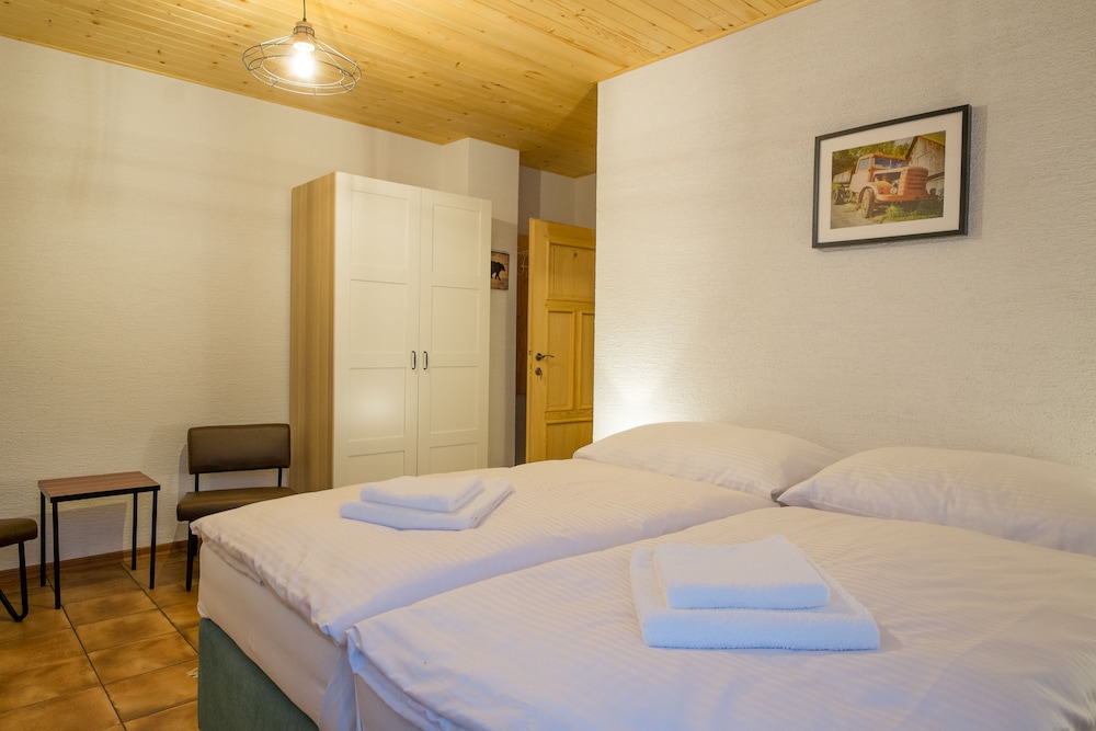 Deluxe Room, 1 Queen Bed, Ground Floor photo 1