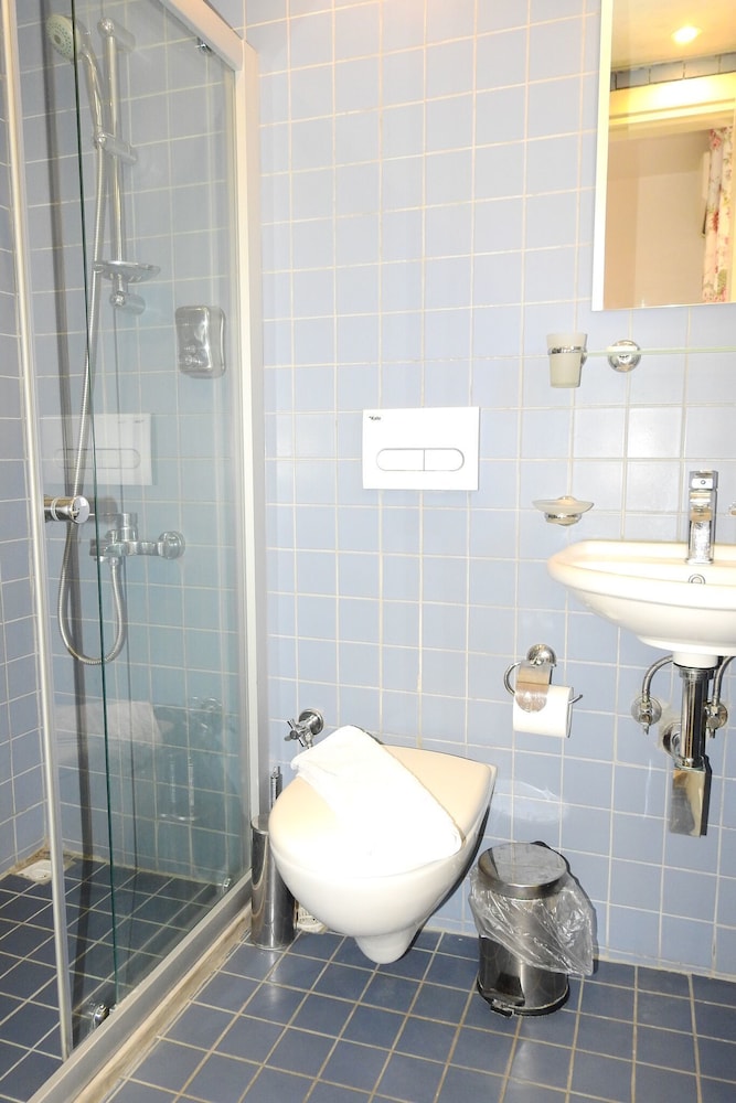 Standard Double or Twin Room photo 2