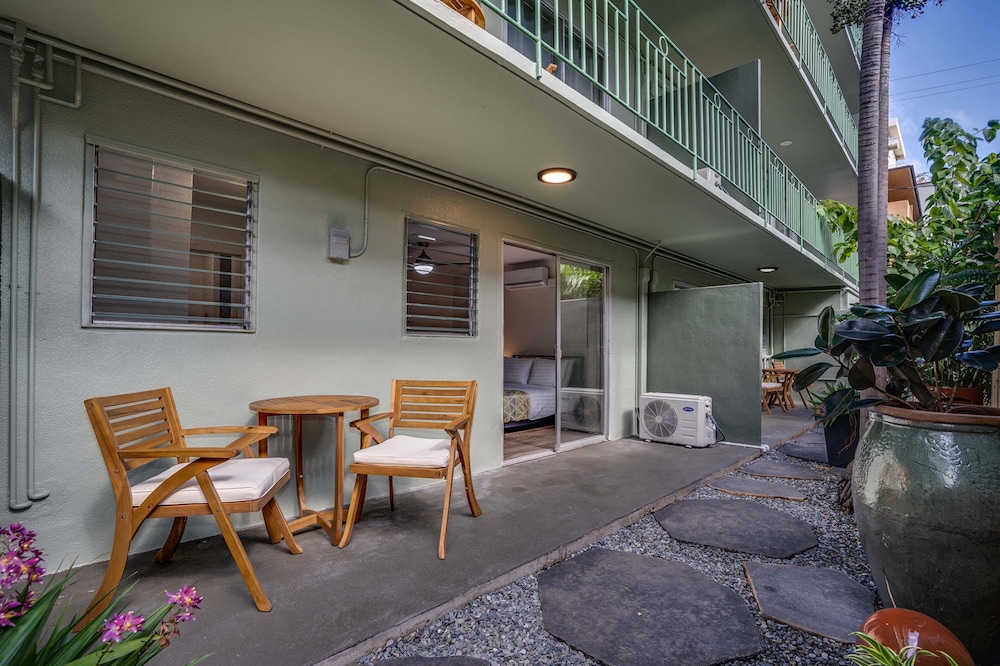 Studio Queen/Open Patio