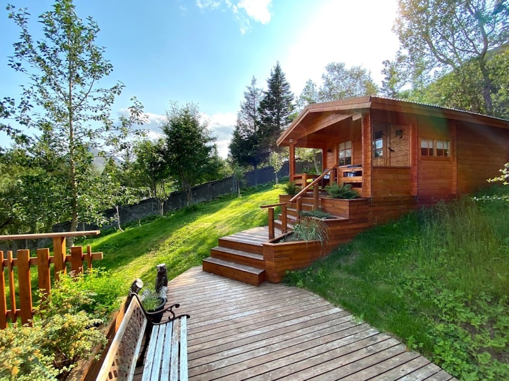 Private Cottage, 1 King Bed, Hot Tub, Mountain View photo 1