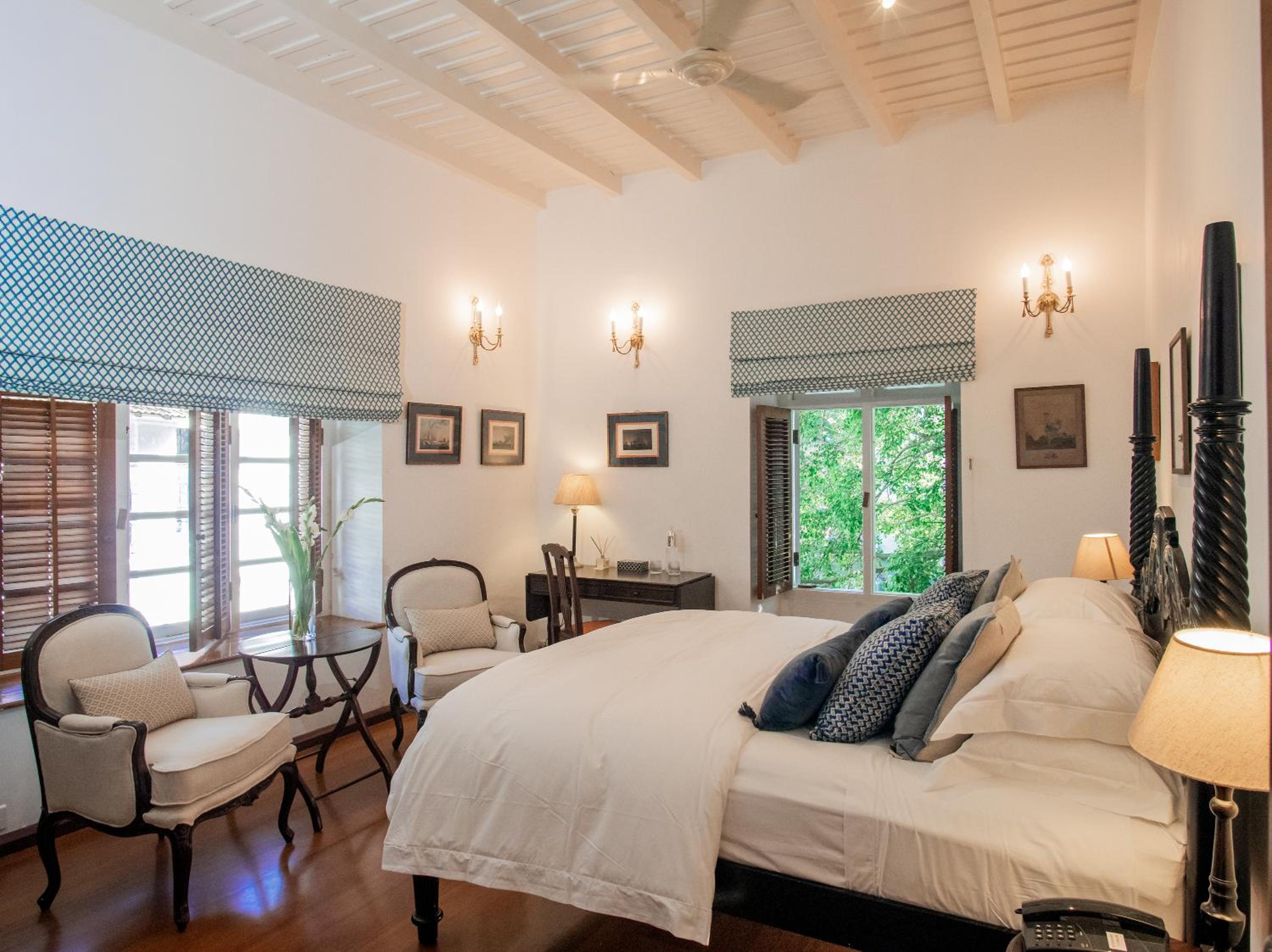 Deluxe King Room photo 1