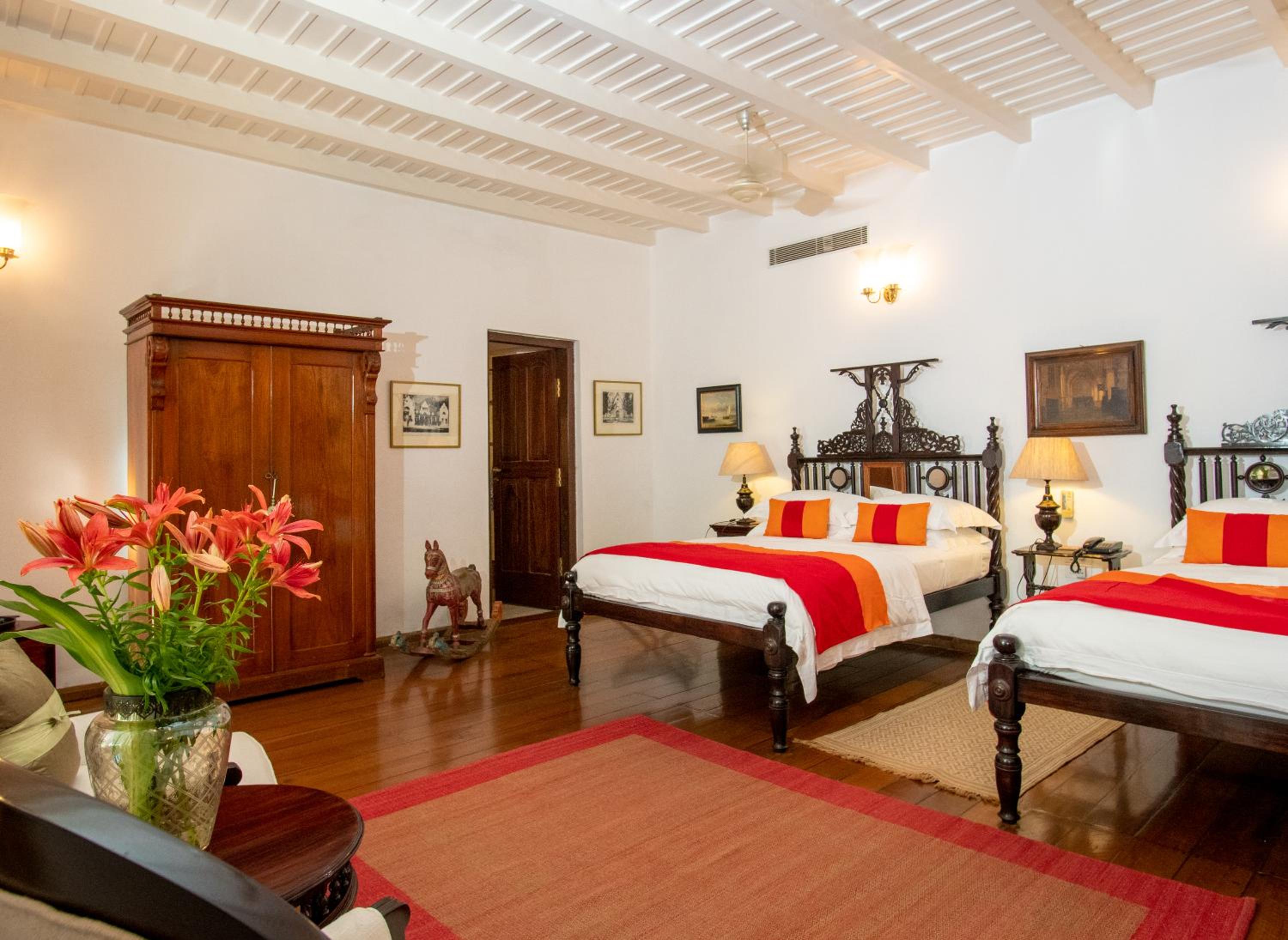 Queen Suite with Pool View photo 1